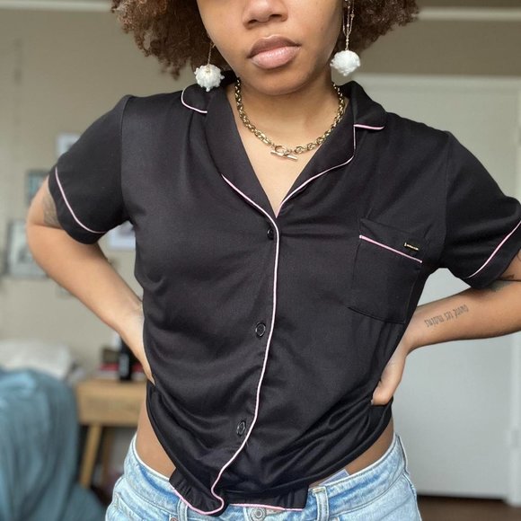 BLACK/PINK BCBMAZAZRIA PAJAMA TOP - Picture 3 of 5